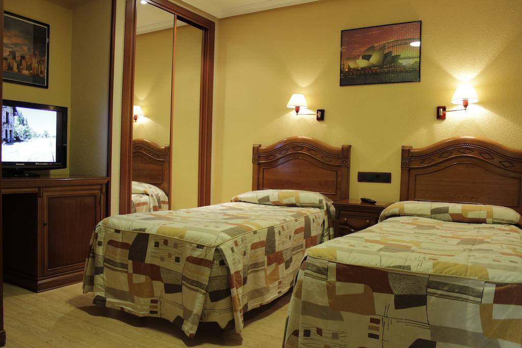 Hostal Ana Belen Madrid Exteriér fotografie